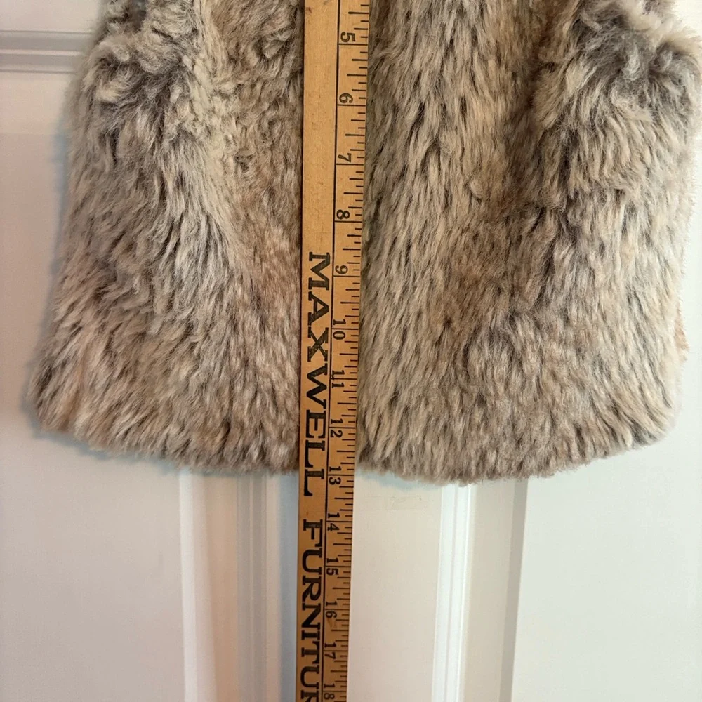 OshKosh B'gosh western look faux fur Floral Print Vest girls 2T